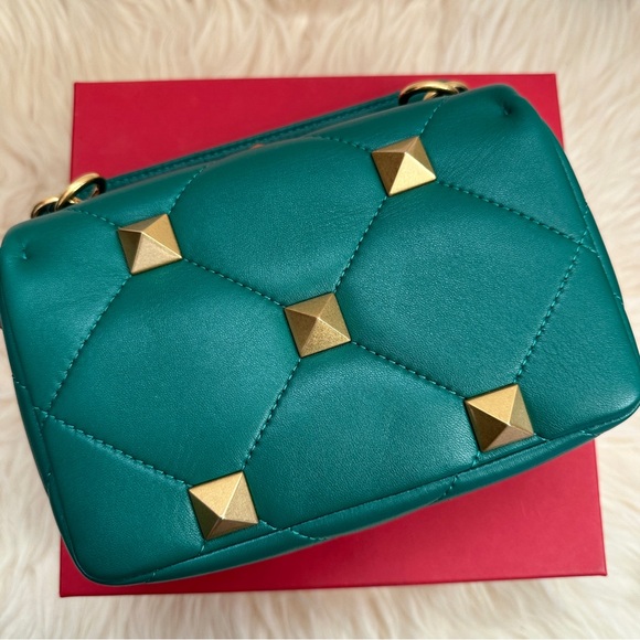 NWOT💯% Auth Valentino Garavani Small Roman Stud  Leather Bag - Picture 8 of 12